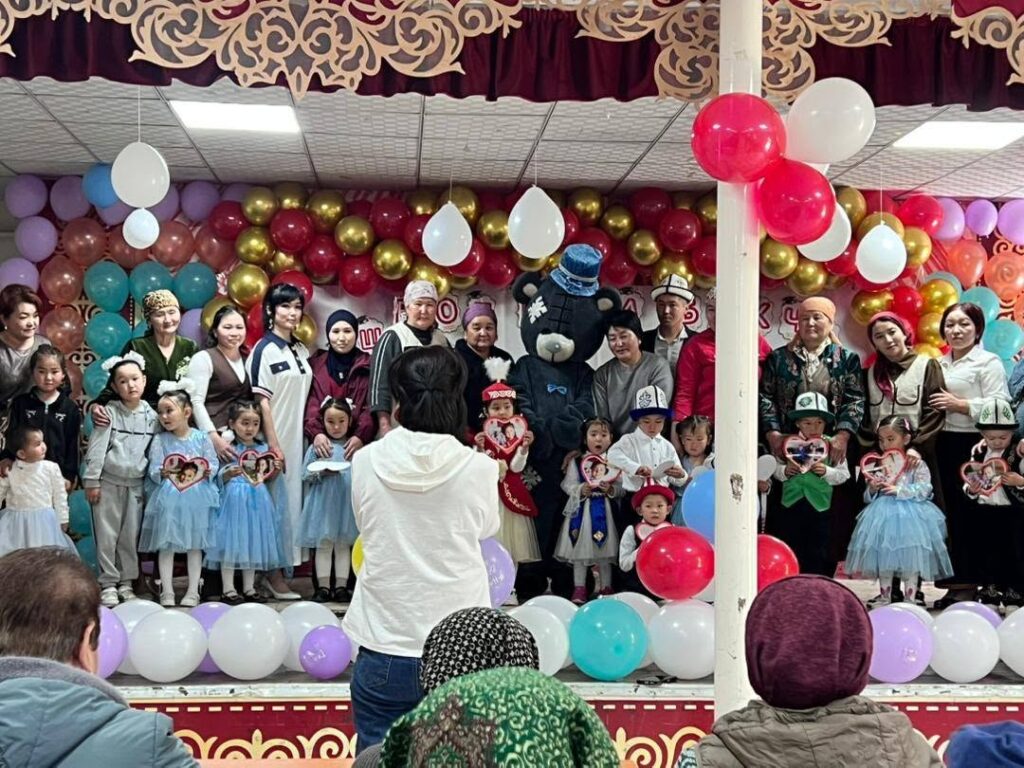 Бүгүн Дөбөлү айыл аймагында 1-июнь — Балдарды коргоонун эл аралык күнүнө карата майрамдык иш-чара уюштурулду.